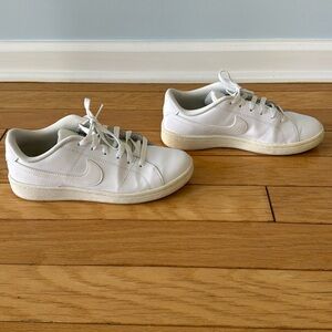 Nike women’s low sneakers